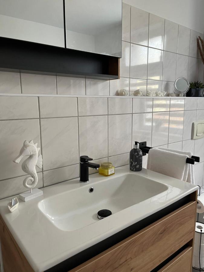 Apartment Horst - Gemuetliche Und Moderne Ferienwohnung In Der Innenstadt พาเซอวาล์ค ภายนอก รูปภาพ